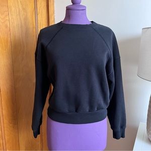 Everlane black crewneck sweatshirt